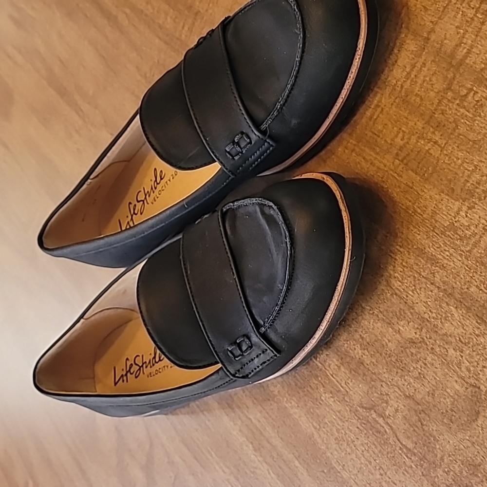 Lifestride Black Flats Size 8